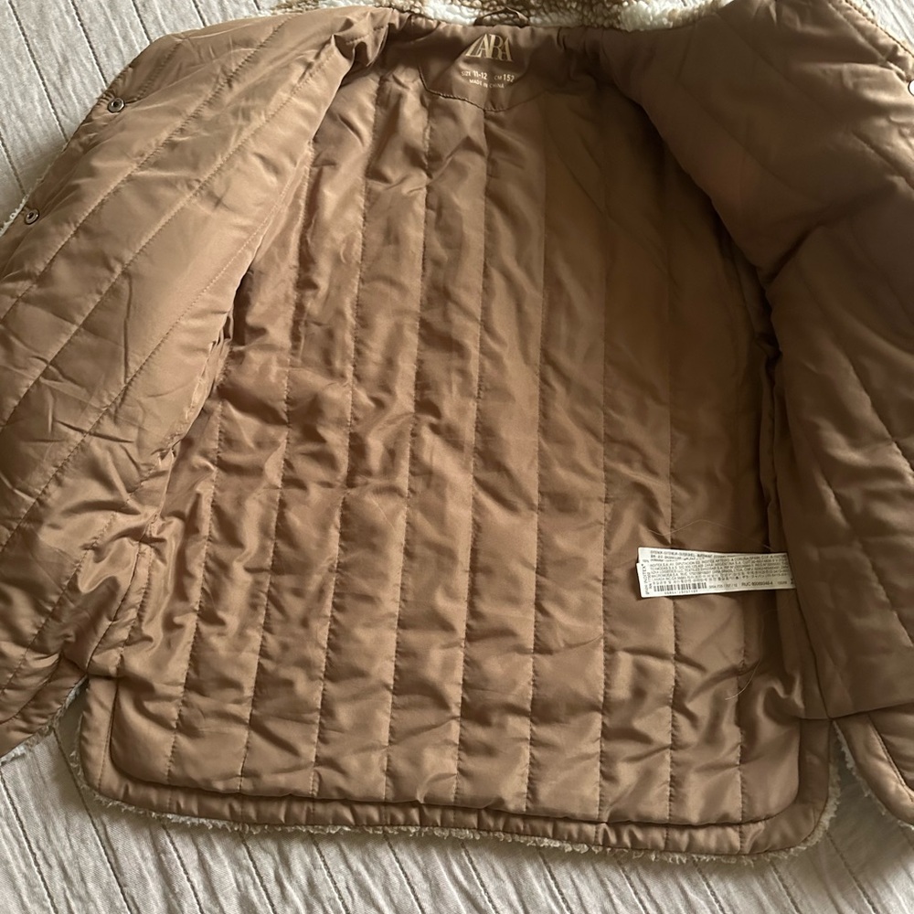 Zara Tan and White Puffer Jacket Cozy Style - Picture 2 of 3